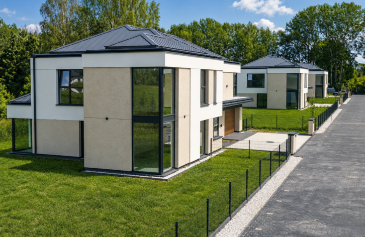 Poznaj Platan Park. Wolnostojące wille na Zawadach gotowe do wykończenia
